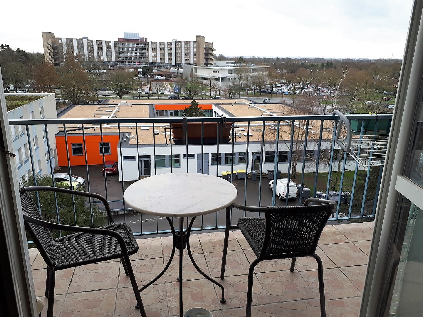 Appartement hôpital Sud dernier étage Appartement hôpital Sud dernier étage
